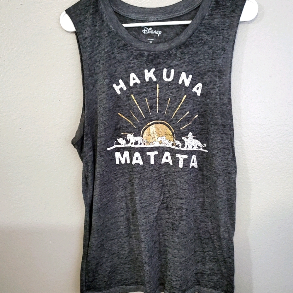 Disney hakuna matata tank top XL
